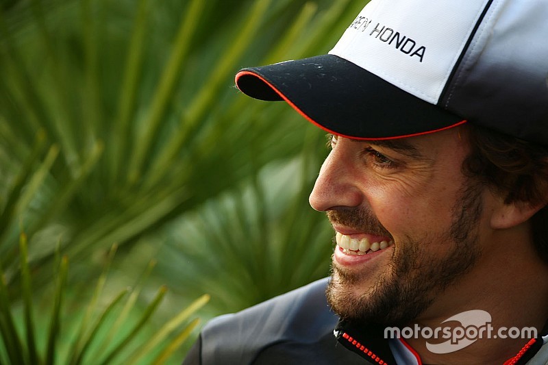 Fernando Alonso se prepara al más puro estilo LeBron James