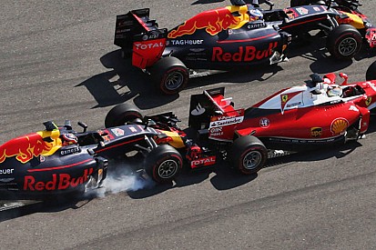 Lauda ataca Kvyat em incidente: “se fosse Vettel, o mataria”