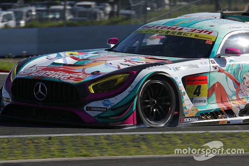 パンクに泣かされ勝負権喪失。18位で完走:グッドスマイル 初音ミク AMG