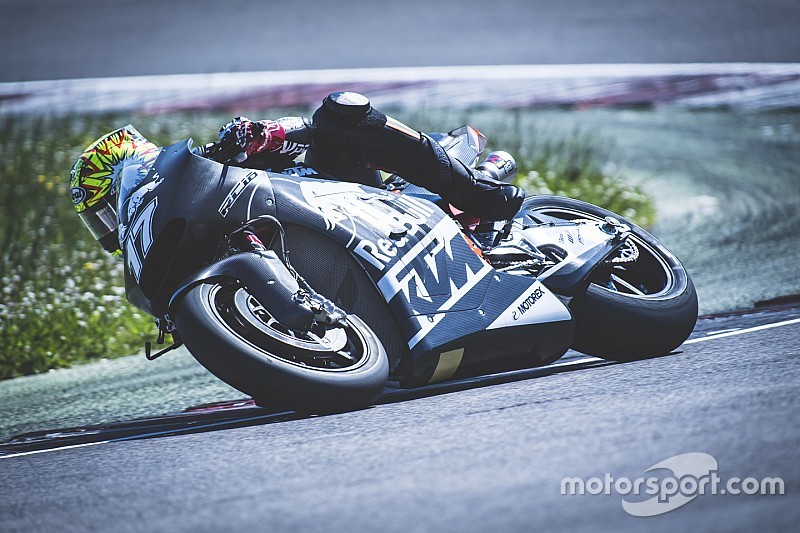 Abraham voelt MotoGP-machine van KTM aan de tand