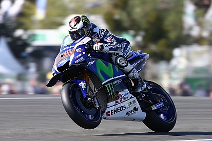 Lorenzo tevreden, Rossi flink aan het worstelen