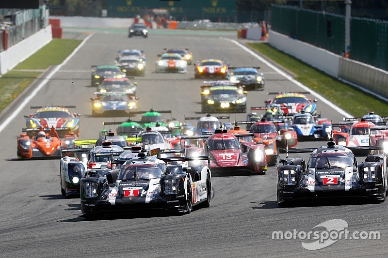 Start: #1 Porsche Team Porsche 919 Hybrid: Timo Bernhard, Mark Webber, Brendon Hartley führen