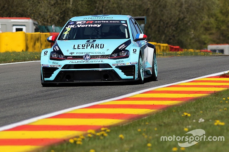 Première victoire pour Vernay, Oriola à nouveau leader