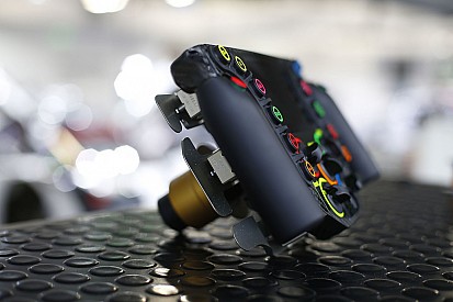 Porsche 919 Steering Wheel – Multi tasking at racing speed