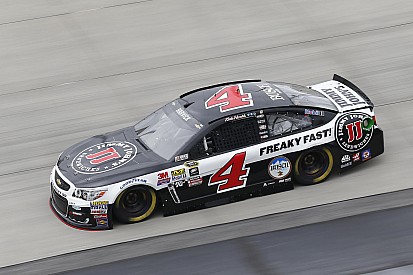 Chuva cancela classificação e Harvick é pole em Dover