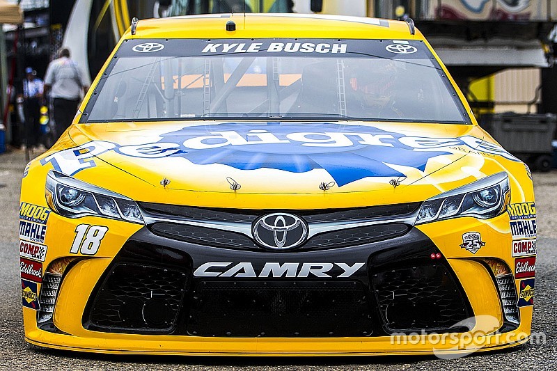 Toyota domina la segunda práctica de NASCAR en Dover