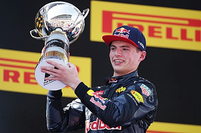Course - Verstappen écrit sa légende, Mercedes une page sombre !