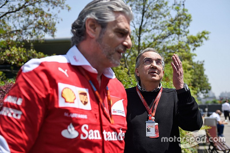 Sergio Marchionne, Président de Ferrari et CEO de Fiat Chrysler Automobiles et Maurizio Arrivabene, Team Principal de Ferrari lors de la conférence de presse