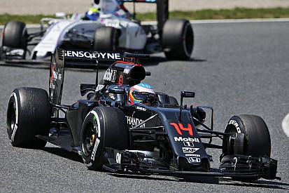 Alonso: "Un peccato non approfittare del ritiro delle Mercedes"