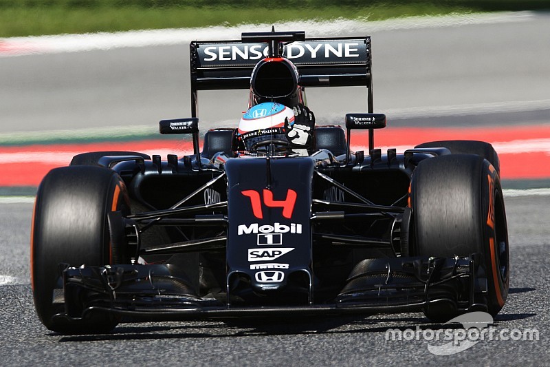 Une consigne d'équipe et un abandon frustrants pour Alonso