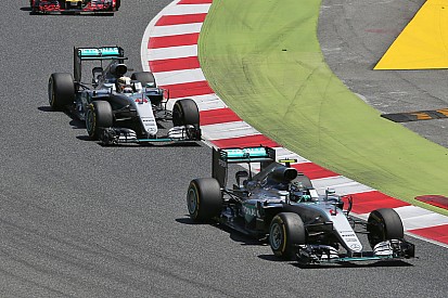 Accrochage Hamilton/Rosberg - L'explication des commissaires
