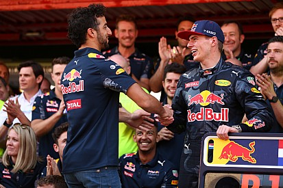 Nas redes sociais, pilotos celebram feito de Verstappen