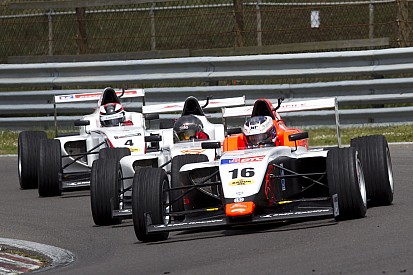 Jarno Opmeer grote winnaar van F4-weekend Zandvoort
