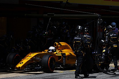 Renault - Une fin de GP en eau de boudin