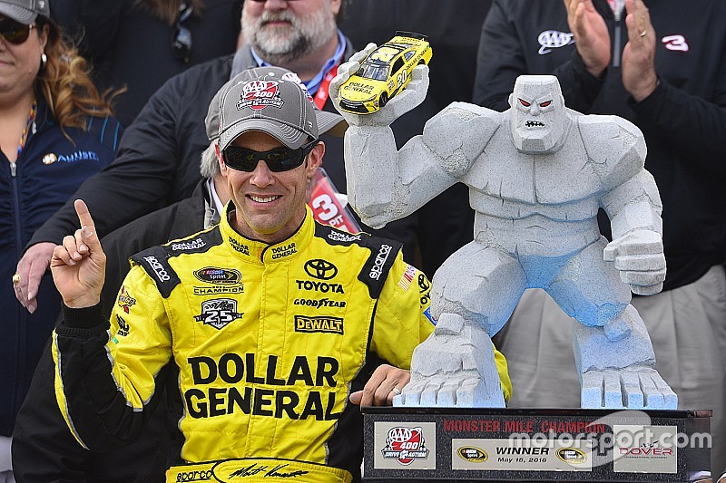 Le vainqueur Matt Kenseth, Joe Gibbs Racing Toyota