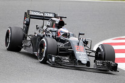 Button lidera manhã de teste na Espanha para McLaren