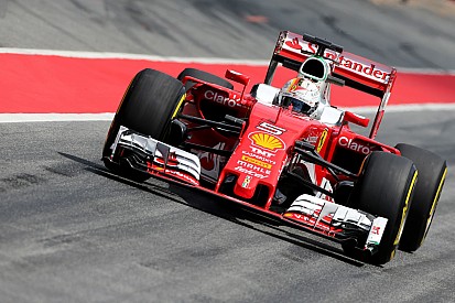 Vettel termine la première journée d'essais en tête à Barcelone