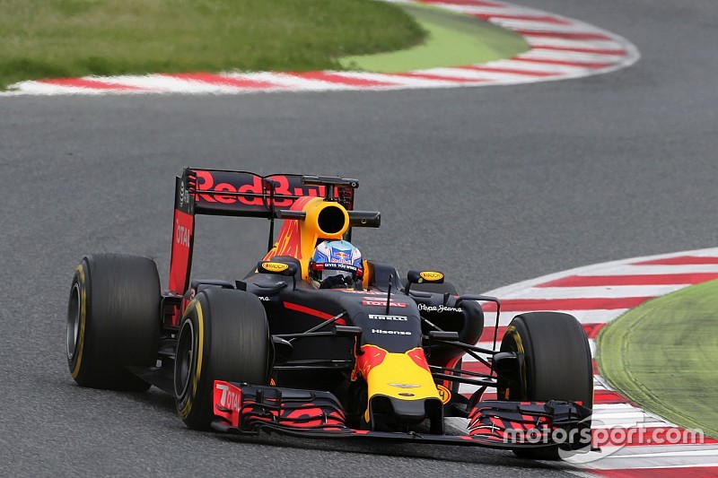 Ricciardo confirme les progrès de Renault à Barcelone
