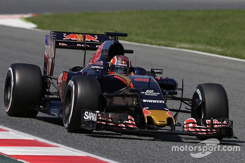 Kvyat cree que "personalizando" el Toro Rosso llegarán los resultados