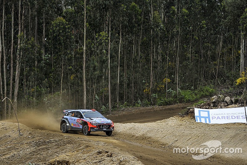 Sordo cierra el segundo día en Portugal 3º, tras Meeke y Ogier