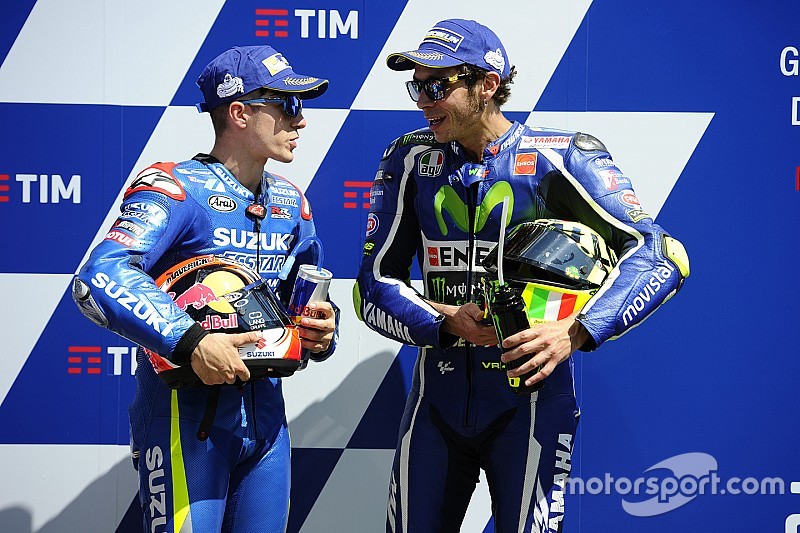 Polesitter Valentino Rossi, Yamaha Factory Racing, second place qualifying for Maverick Viñales, Team Suzuki MotoGP