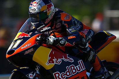 Em disputa intensa, Binder vence e dispara na Moto3