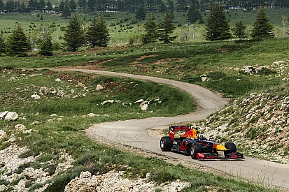 Carlos Sainz rueda con el Red Bull en Beirut