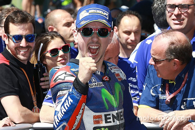 Lorenzo: "Sono stato fortunato a rompere il motore nel warm-up"