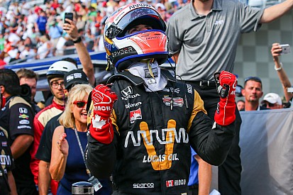 100'üncü Indy 500'de pol pozisyonu Hinchcliffe'in
