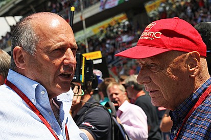 Dennis: "Sarà la McLaren a rompere l'egemonia della Mercedes!"
