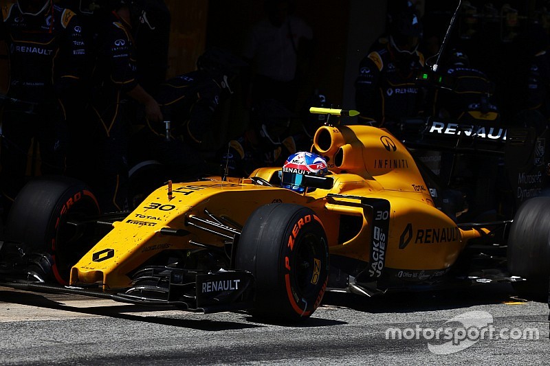 Jolyon Palmer, Renault Sport F1 Team RS16 hace una parada en pits