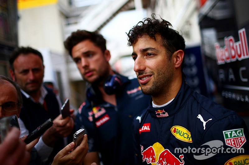 Ricciardo esperaba tener prioridad para el nuevo motor Renault