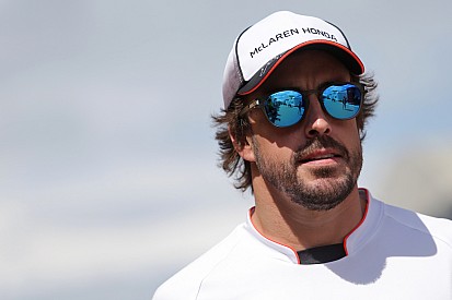 Alonso: "La Ferrari? Competitiva, ma manca sempre un pezzo!"