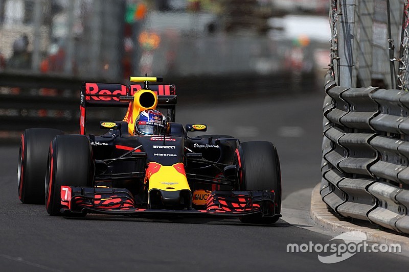 Verstappen: "Del año pasado, aprendí a no ir contra el muro"