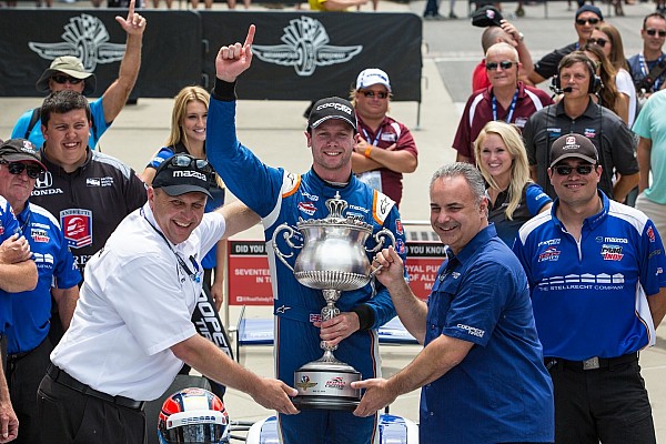 Stoneman ganó la Freedom 100 en un increíble final