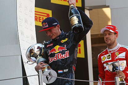 Verstappen maakt indruk op Vettel: "Max niet genoeg te prijzen"