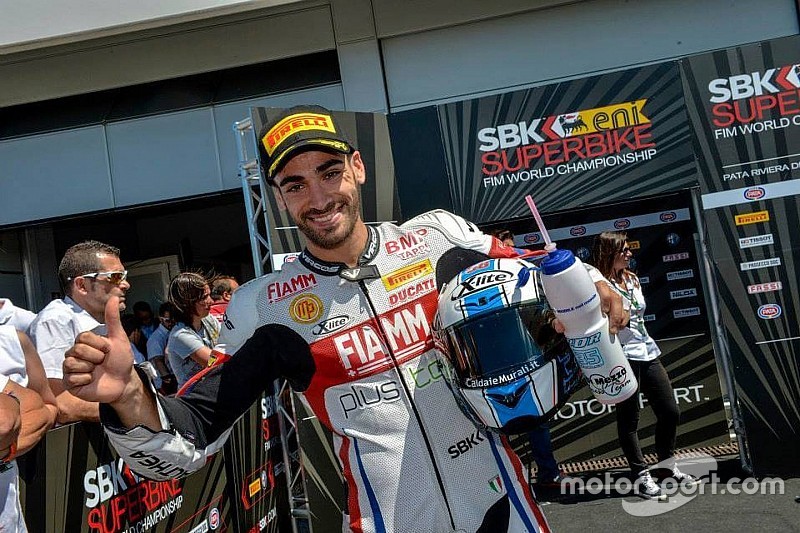 Raffaele De Rosa vola e conquista la pole a Donington