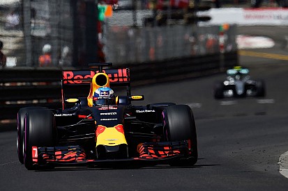 Mercedes aseguró que Ricciardo era invencible