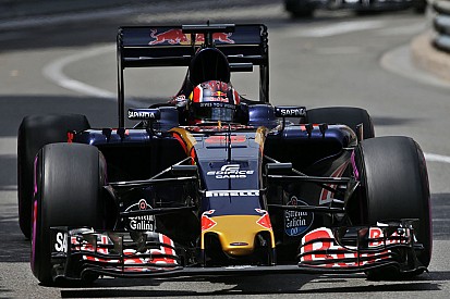 Kvyat niet bestraft voor te ver doorbuigende vloer