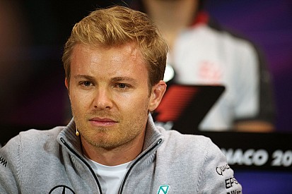 Berger négocie un nouveau contrat entre Rosberg et Mercedes