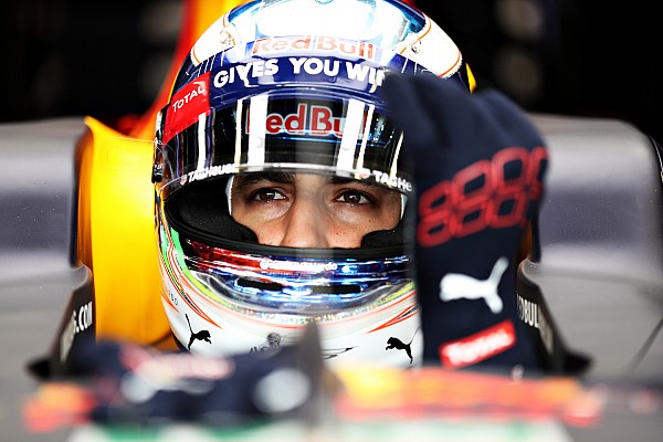 Los neumáticos de Ricciardo estaban en la parte trasera del box