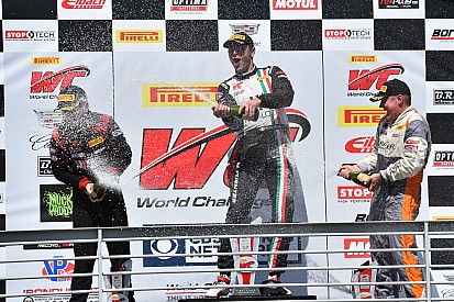 Martín Fuentes triunfa en categoría GTA de PWC