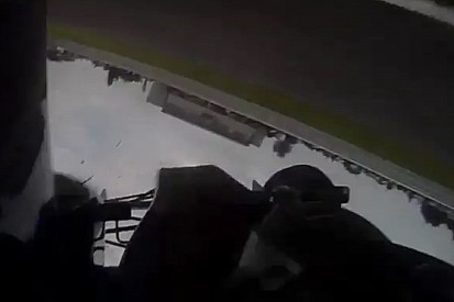 Vídeo: veja onboard de capotagem de indiano na F3 Britânica