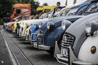 Parijs weert doordeweeks auto's van voor 1997 uit binnenstad