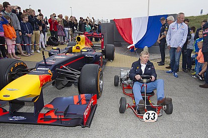 Van Lennep volgt Verstappen op de voet: “Hij is in alles bijzonder”