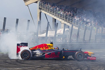 Video: Spring aan boord bij Max Verstappen op Zandvoort