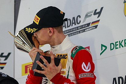Mick Schumacher vence mais duas corridas na F4