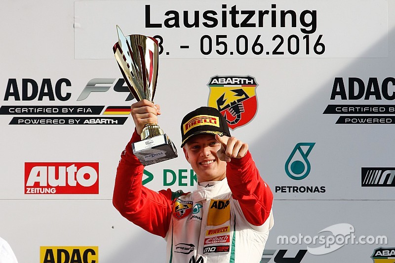 VÍDEO: veja show de filho de Schumacher na F4 alemã