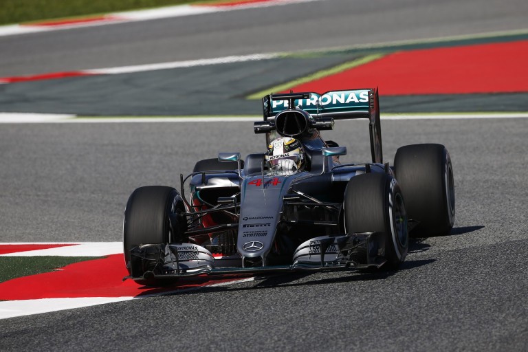 Hamilton alatt mintha egy totálisan másik Mercedes dolgozna: mi történt?