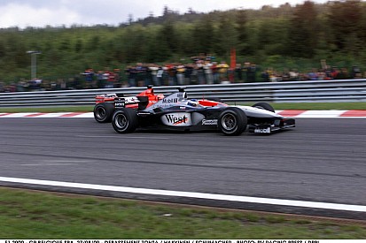 Hakkinen és Schumacher legendás csatája Spa-Francorchampsban: A legdurvább előzés a Forma-1-ben